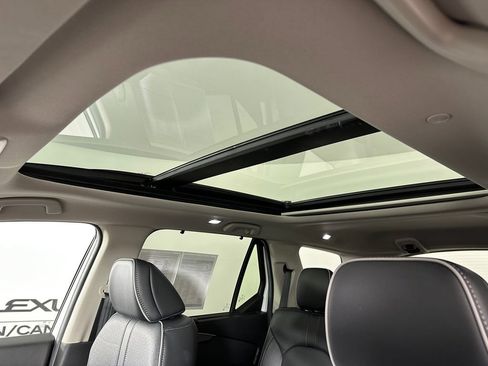 Used 2025 Honda Pilot Elite image 4