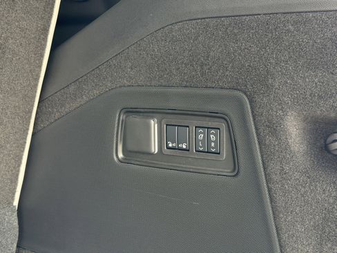 Used 2026 Cadillac Escalade V w/ LPO, ONYX Package image 45