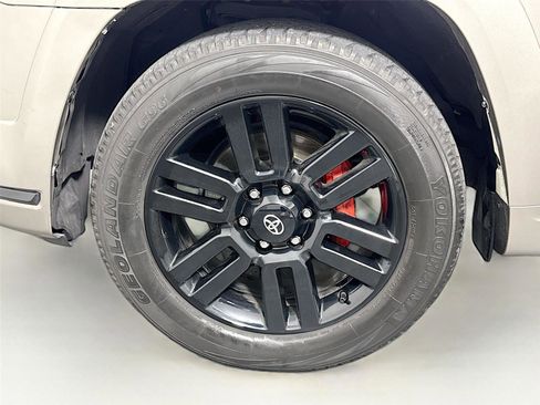 Used 2022 Toyota 4Runner Limited RWD image 28