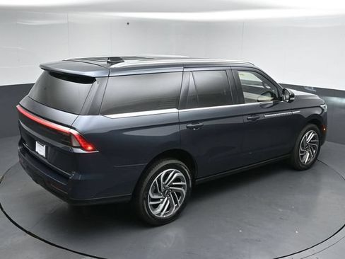 Certified 2025 Lincoln Navigator Reserve AWD/4WD image 52