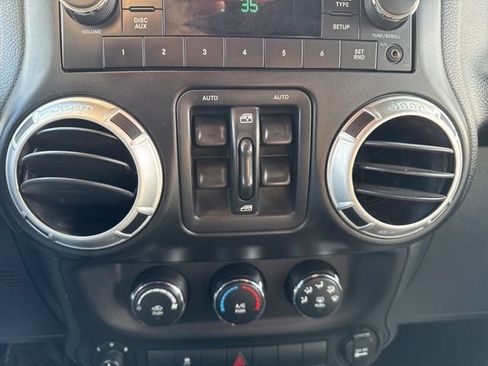 Used 2015 Jeep Wrangler Unlimited Sport image 17
