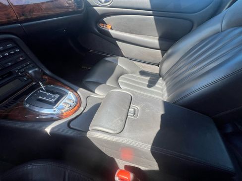 Used 2006 Jaguar XK8 Coupe image 22