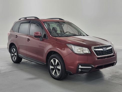Used 2017 Subaru Forester 2.5i Premium image 2