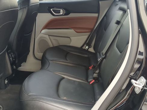 Used 2023 Jeep Compass Limited image 19