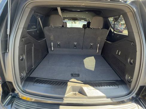 Used 2021 Chevrolet Suburban LS image 34