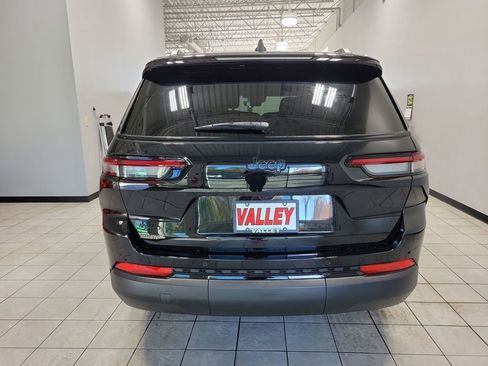 New 2025 Jeep Grand Cherokee L Altitude AWD/4WD image 5