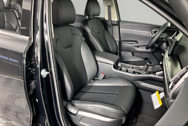 Certified 2026 Kia Sorento S FWD image 12