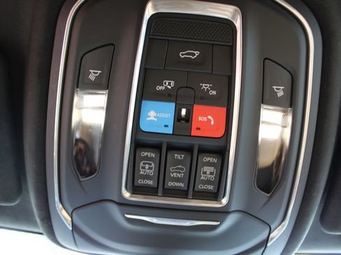 Used 2025 Jeep Grand Cherokee L Summit AWD/4WD image 32