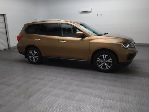 Used 2017 Nissan Pathfinder S FWD image 11