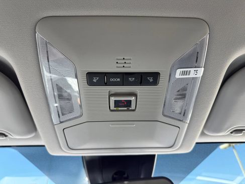 Used 2025 Toyota RAV4 LE AWD/4WD image 20