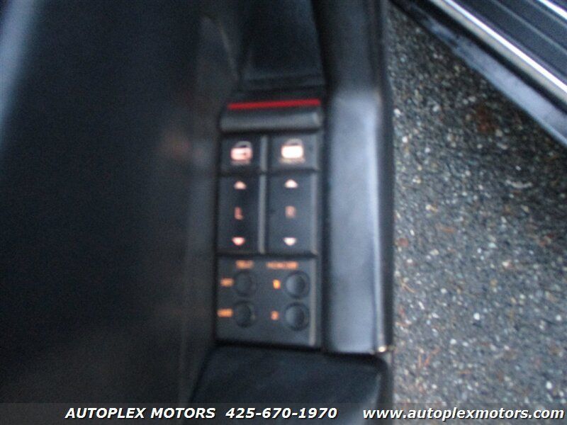 Used 1992 Cadillac Allante FWD image 27