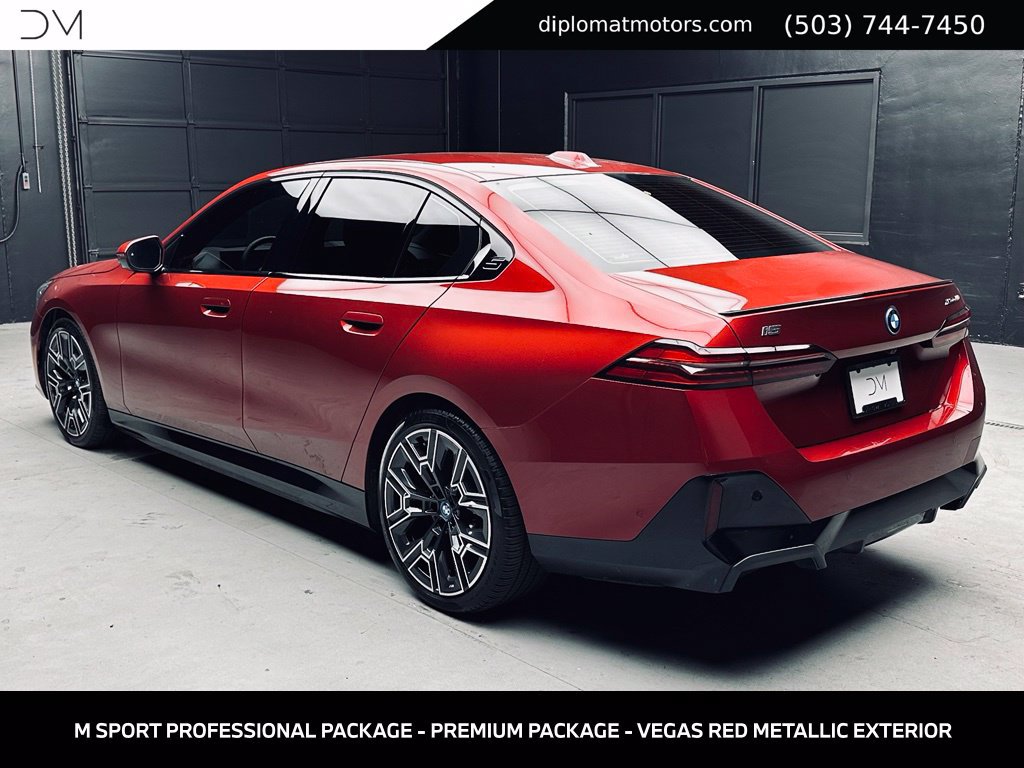 Used 2025 BMW i5 xDrive40 w/ M Sport Package AWD/4WD image 5