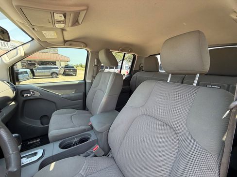 Used 2021 Nissan Frontier SV w/ Midnight Edition Floor Mats image 19