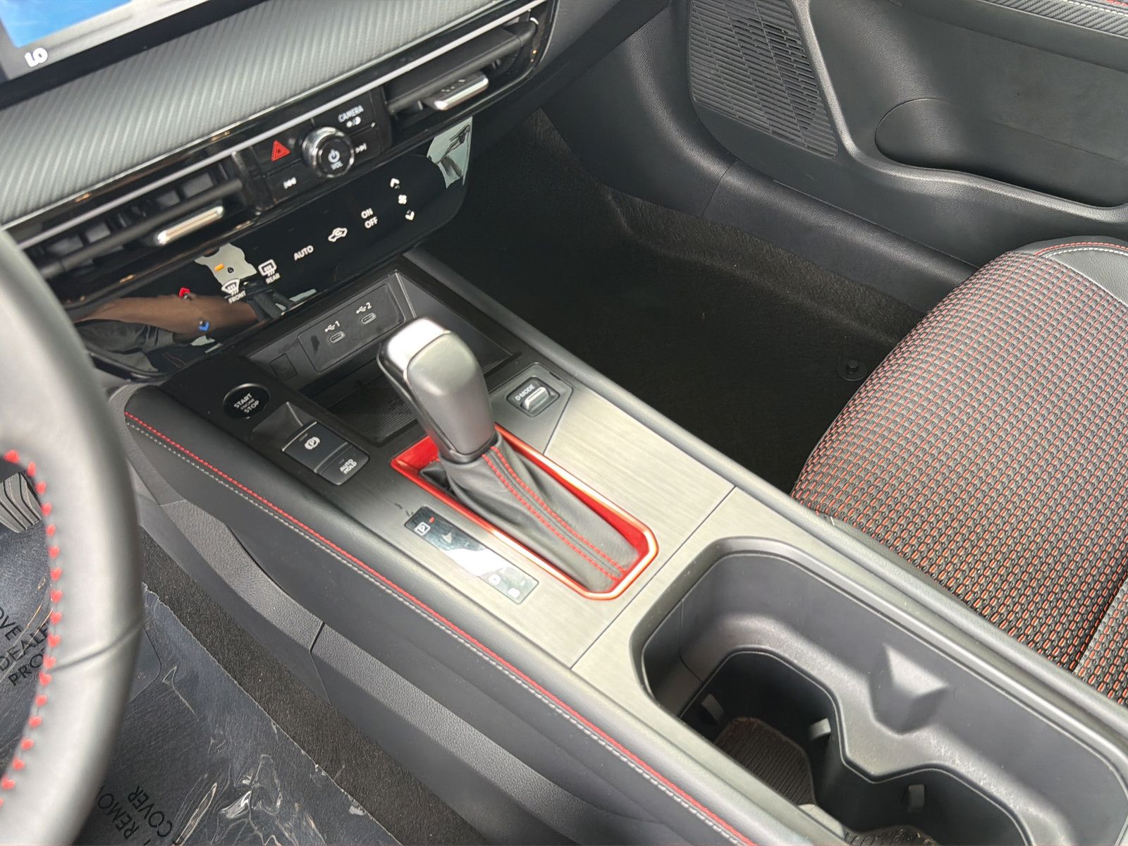 Certified 2025 Nissan Kicks SR FWD image 26