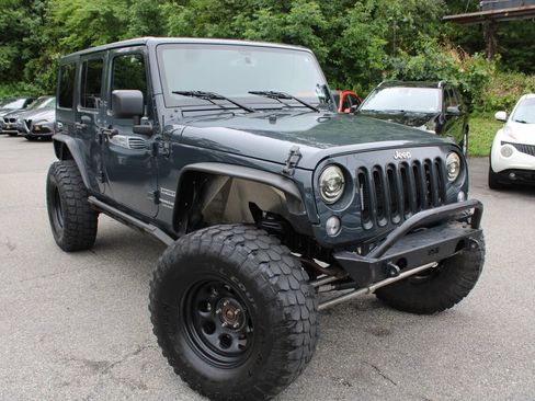 Used 2018 Jeep Wrangler Unlimited Sport S AWD/4WD image 4