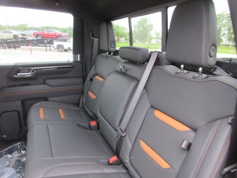 New 2026 GMC Sierra 2500 AT4 w/ AT4 Premium Plus Package AWD/4WD image 14