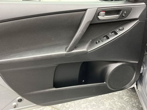 Used 2012 MAZDA MAZDA3 i Touring FWD image 6