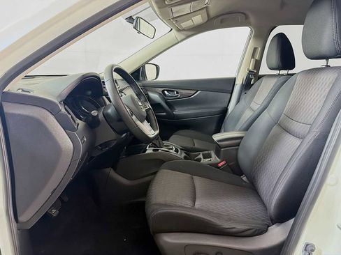 Certified 2018 Nissan Rogue SV image 17