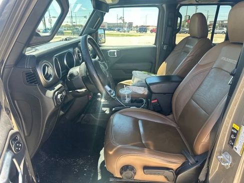 Used 2020 Jeep Gladiator Rubicon AWD/4WD image 6