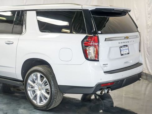 Certified 2022 Chevrolet Suburban High Country w/ Premium Package AWD/4WD image 10