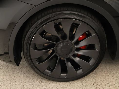 Used 2023 Tesla Model Y Performance AWD/4WD image 37