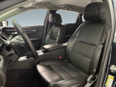 Used 2014 Chevrolet Impala LT w/ Convenience Package image 21