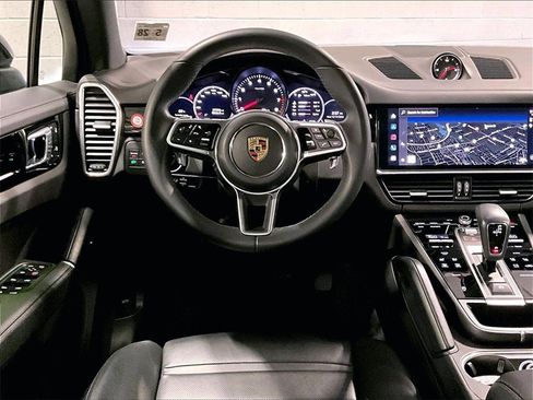 Certified 2023 Porsche Cayenne image 11