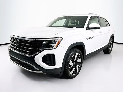 Used 2024 Volkswagen Atlas Cross Sport SE FWD image 1