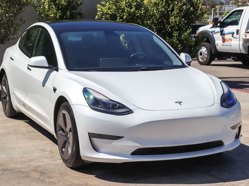 Used 2023 Tesla Model 3 Standard Range RWD image 3