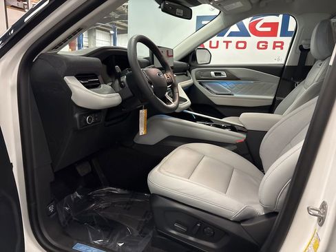 New 2026 Ford Explorer Platinum w/ LUX Leather Package image 17