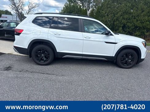 Used 2024 Volkswagen Atlas Peak Edition SE AWD/4WD image 4