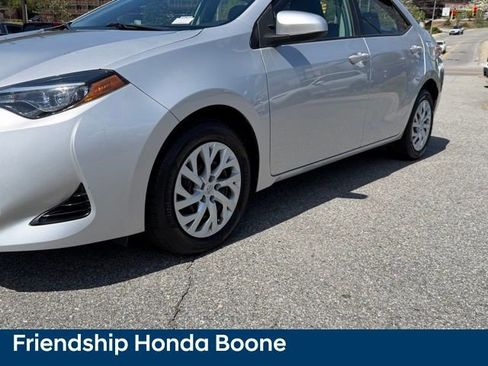 Used 2018 Toyota Corolla LE FWD image 9