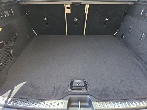 Used 2025 Mercedes-Benz GLC 300 image 33