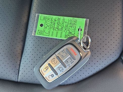 New 2026 Chrysler Pacifica Select image 26