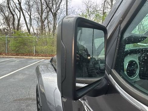 Used 2025 Jeep Wrangler Unlimited Sahara image 36