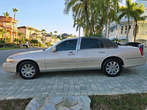 Used 2003 Lincoln Town Car Cartier image 35