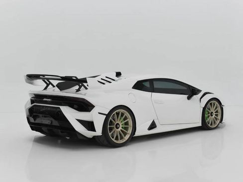 Used 2022 Lamborghini Huracan STO image 4