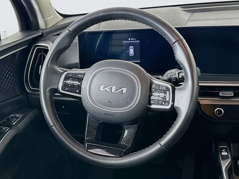 Used 2024 Kia Sorento S image 18