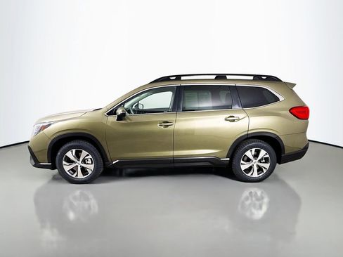 Used 2023 Subaru Ascent Premium w/ Convenience Package image 4