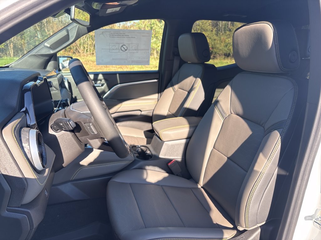 New 2026 Chevrolet Colorado ZR2 w/ Midnight Edition AWD/4WD image 9