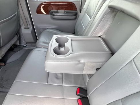 Used 2004 Ford F350 Lariat image 32