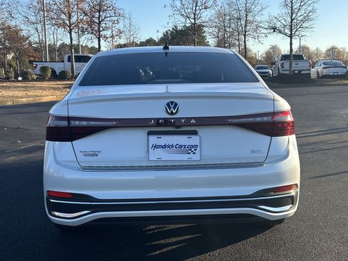 Used 2025 Volkswagen Jetta SEL image 19