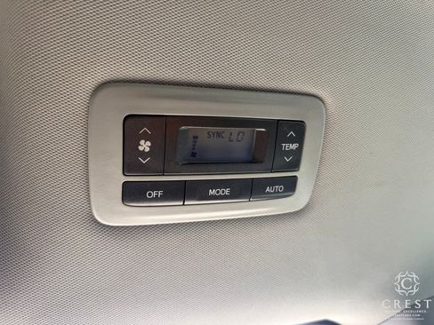 Used 2015 Toyota Sienna XLE w/ XLE Navigation Package FWD image 22