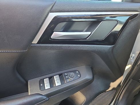 Used 2024 Mitsubishi Outlander SE image 14