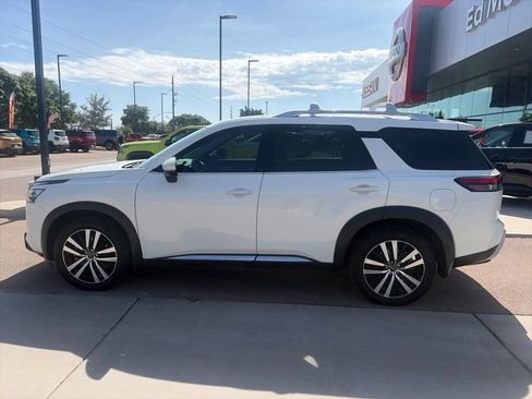 Used 2023 Nissan Pathfinder Platinum w/ Cargo Package AWD/4WD image 8