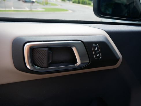 Used 2024 Ford Bronco Wildtrak AWD/4WD image 19