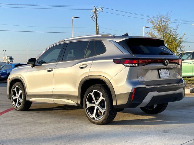 New 2025 Volkswagen Tiguan SE FWD image 4