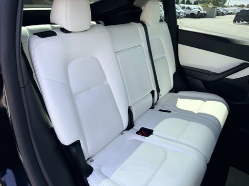 Used 2022 Tesla Model Y Long Range AWD/4WD image 20