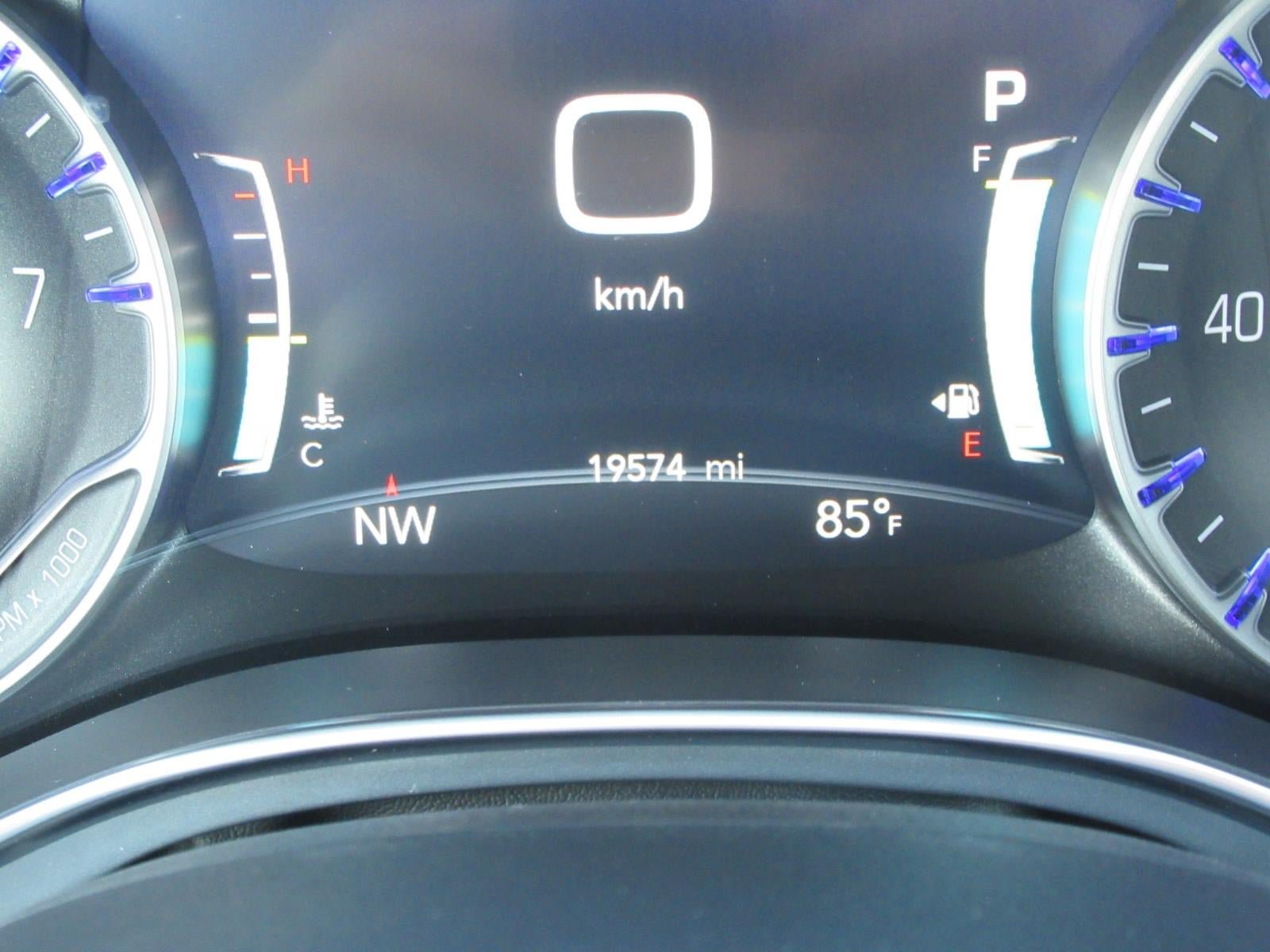 Used 2026 Chrysler Pacifica Limited FWD image 32