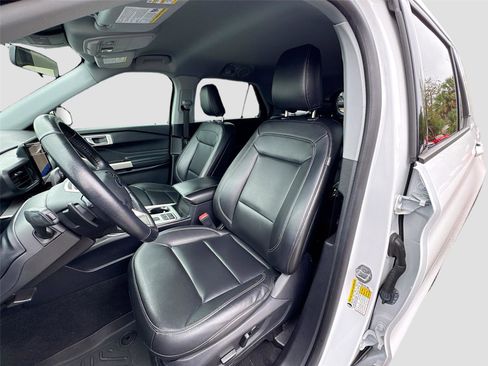 Used 2020 Ford Explorer XLT w/ Equipment Group 202A image 19